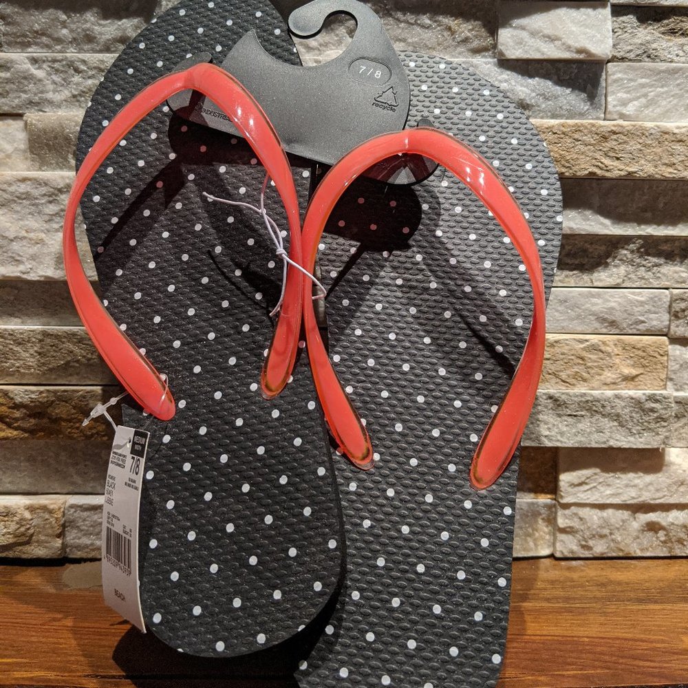 NWT Flip Flops